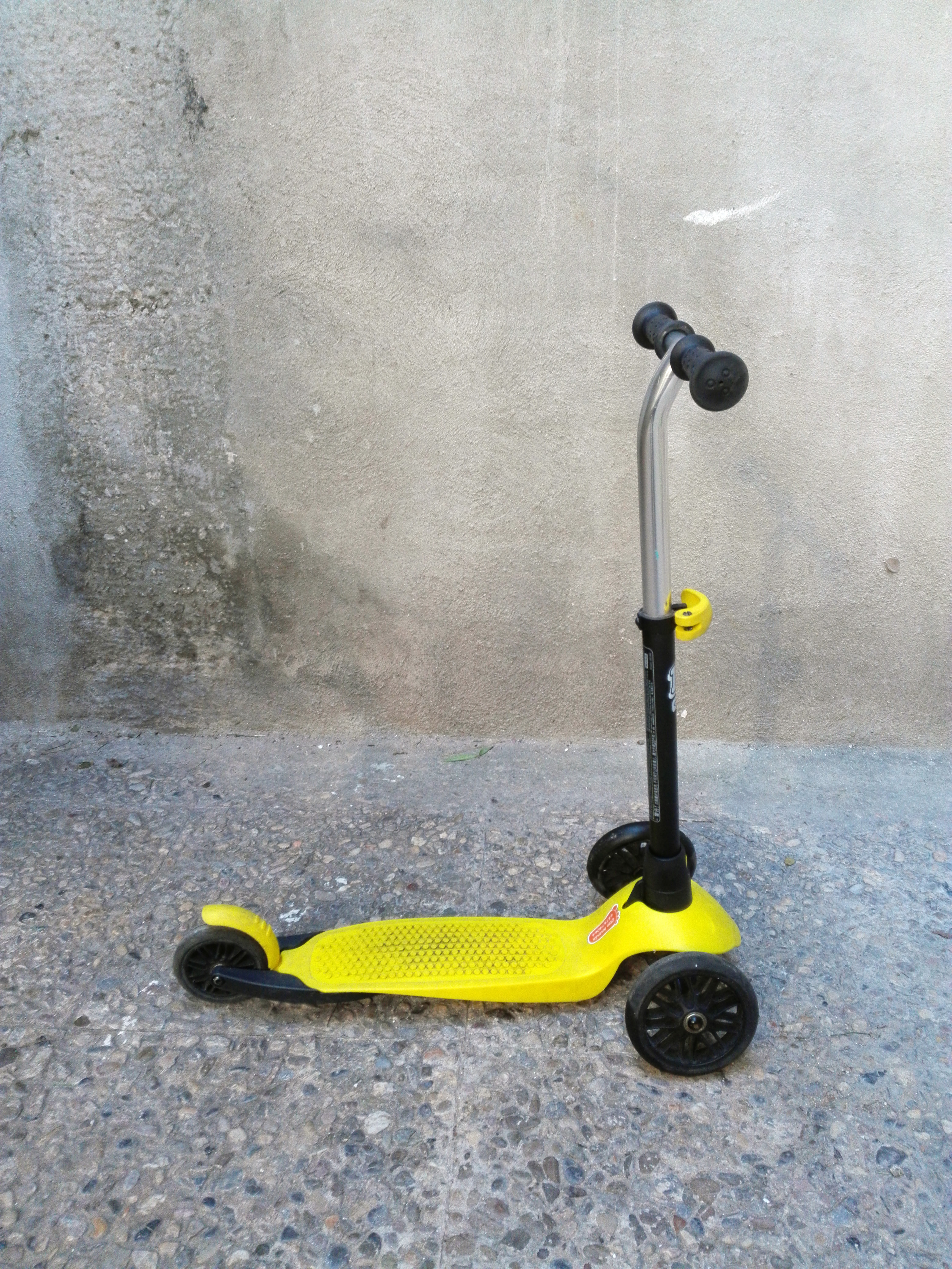 patinete 3ruedas altura regulable metal plastico 67x25x59 1u